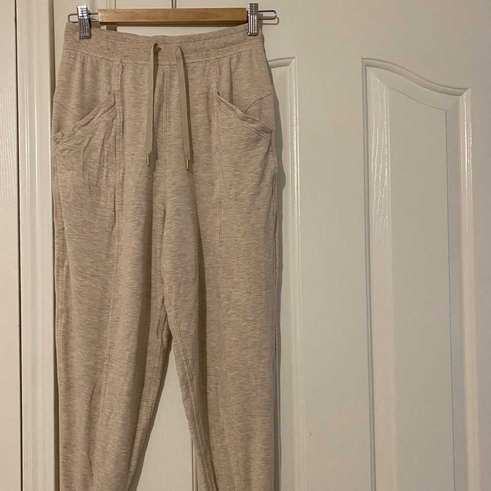 Lulu lemon oatmeal color joggers Size 4